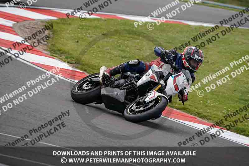 donington no limits trackday;donington park photographs;donington trackday photographs;no limits trackdays;peter wileman photography;trackday digital images;trackday photos